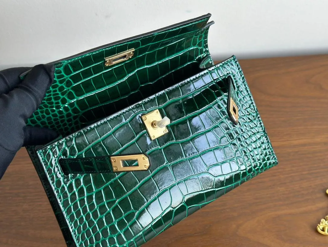 Luxury Classic Cowhide Leather Bag Mini Pig-nose Chain with Gold-Tone Hardware and Crocodile Pattern — A Must-Have Designer Bag, Evening Clutch, Party Bag, Christmas Gift for Her